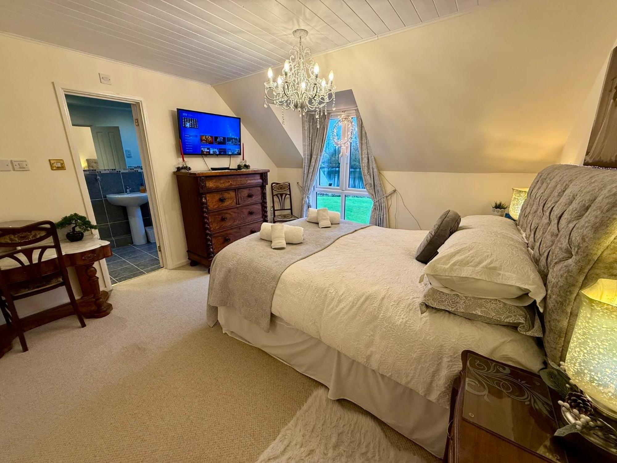 Luxury Kingfisher Lodge, Isis Lake, Within The Cotswold Waterpark Cirencester Ngoại thất bức ảnh