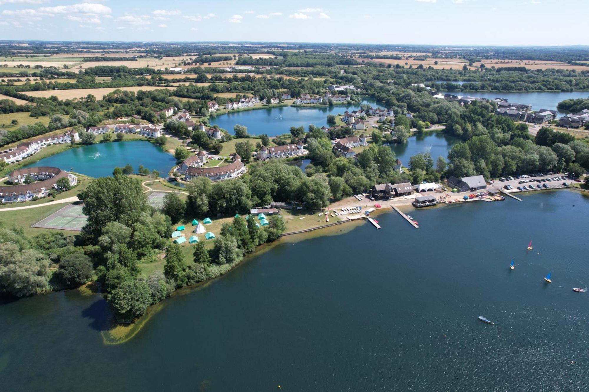 Luxury Kingfisher Lodge, Isis Lake, Within The Cotswold Waterpark Cirencester Ngoại thất bức ảnh