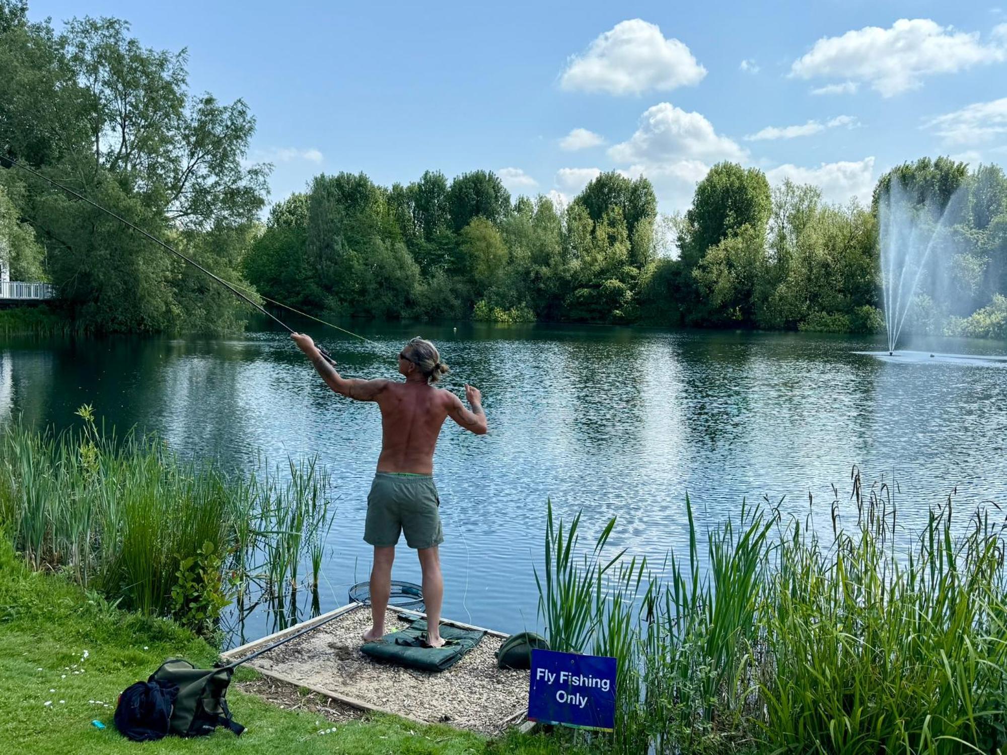 Luxury Kingfisher Lodge, Isis Lake, Within The Cotswold Waterpark Cirencester Ngoại thất bức ảnh
