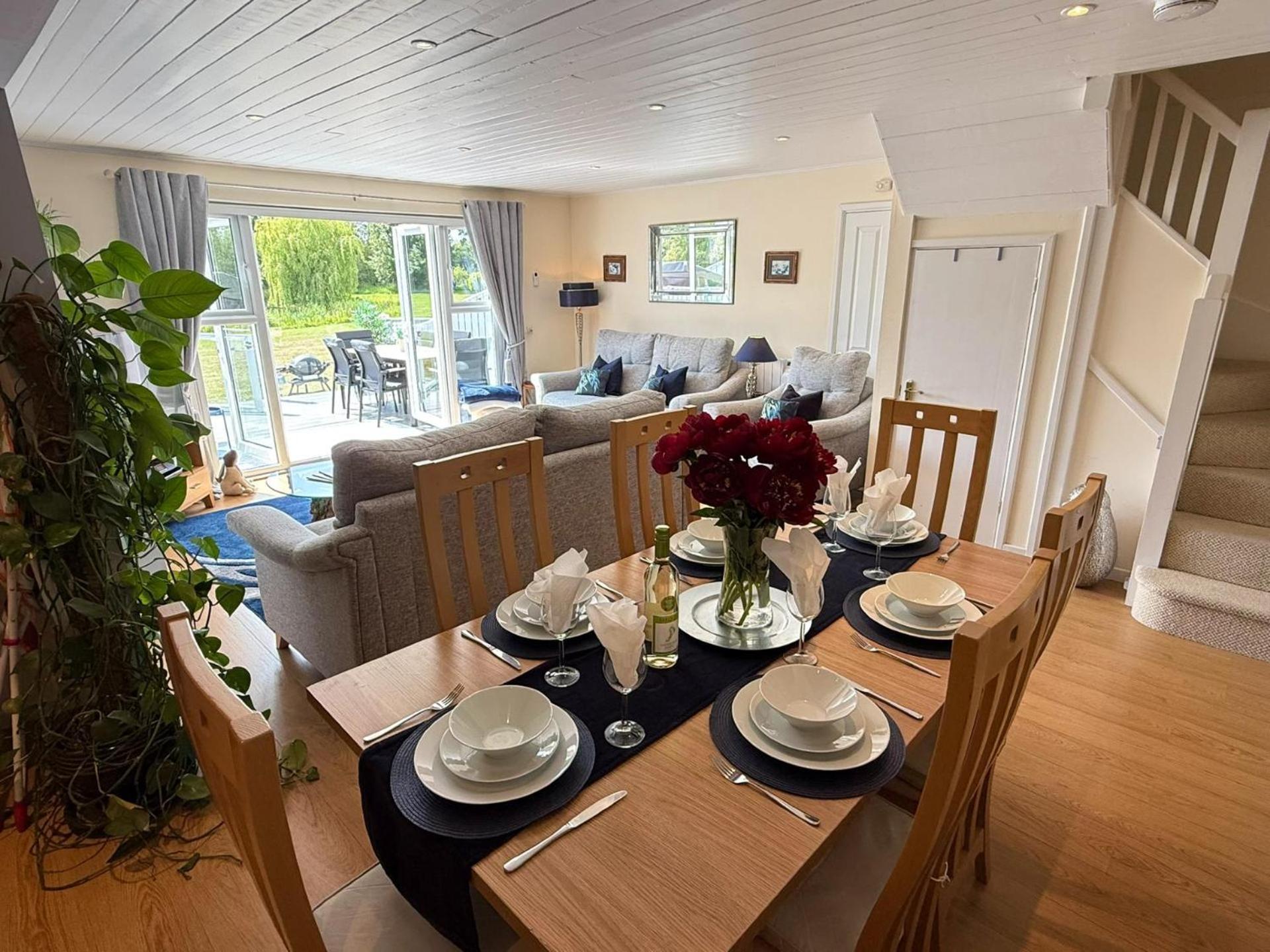 Luxury Kingfisher Lodge, Isis Lake, Within The Cotswold Waterpark Cirencester Ngoại thất bức ảnh