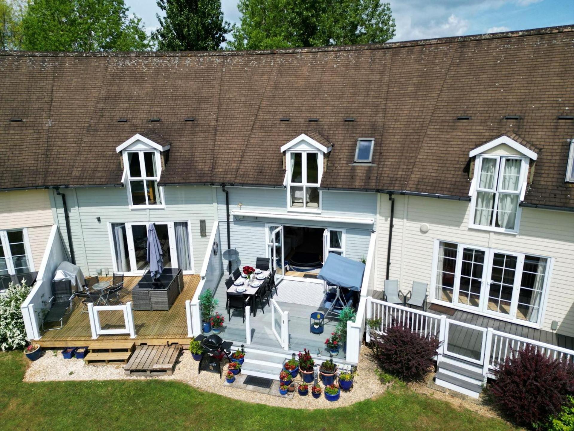 Luxury Kingfisher Lodge, Isis Lake, Within The Cotswold Waterpark Cirencester Ngoại thất bức ảnh