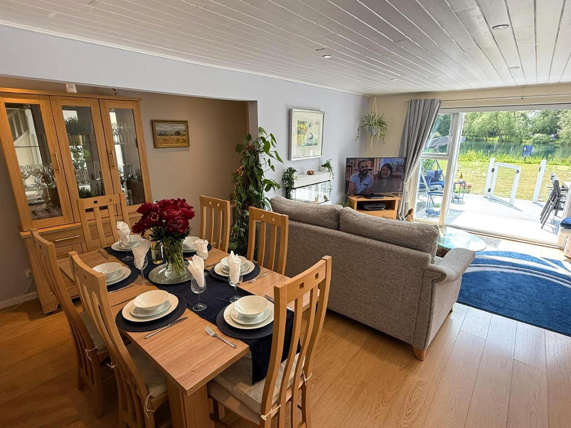 Luxury Kingfisher Lodge, Isis Lake, Within The Cotswold Waterpark Cirencester Ngoại thất bức ảnh