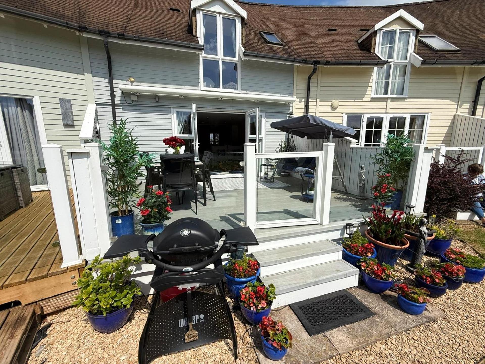 Luxury Kingfisher Lodge, Isis Lake, Within The Cotswold Waterpark Cirencester Ngoại thất bức ảnh